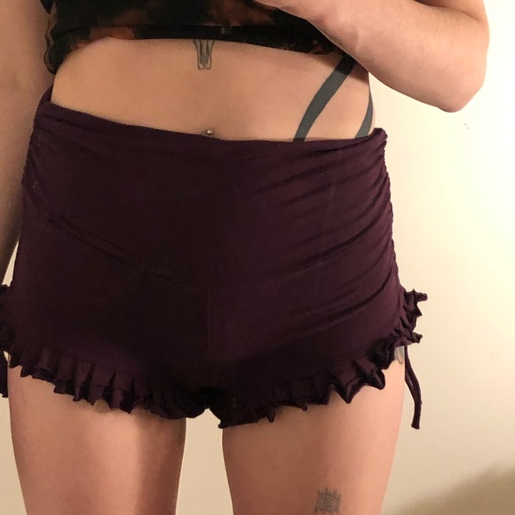 Festival Hooping Stretchy Booty Shorts - Picture 2 of 4